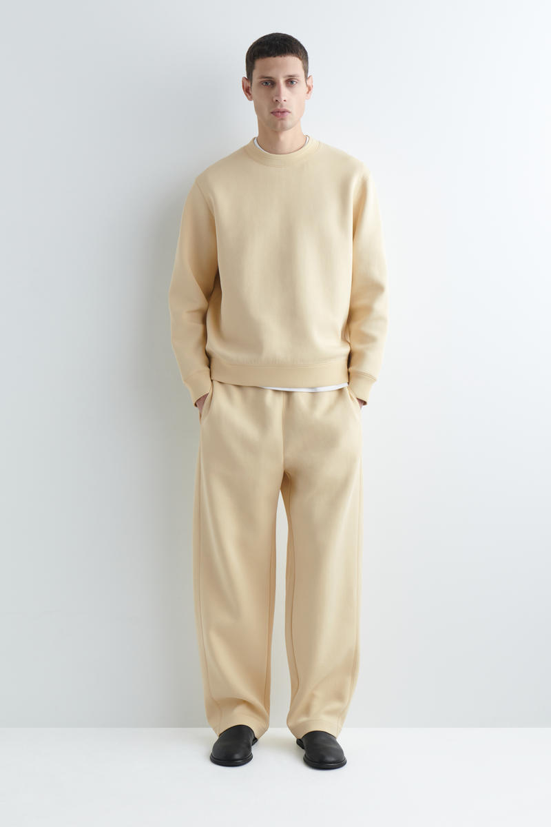 COS スキューババレルレッグジョガーパンツ