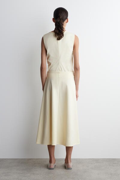 COS ツイストディテールミディスカート