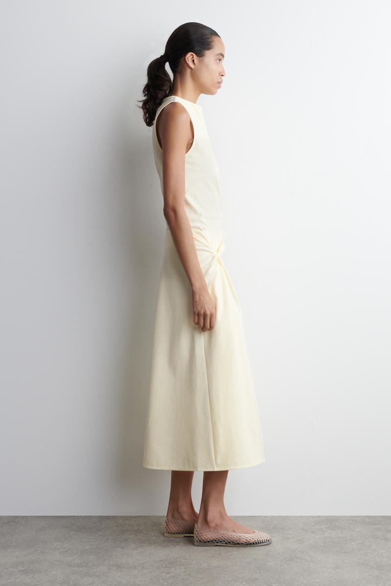 TWIST-DETAIL MIDI SKIRT ツイストディテールミディスカート