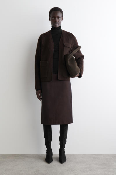 COS リブ編みメリノウールユーティリティカーディガン