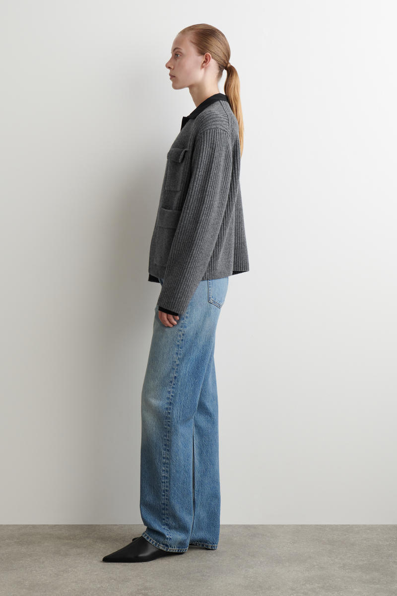 COS リブ編みメリノウールユーティリティカーディガン