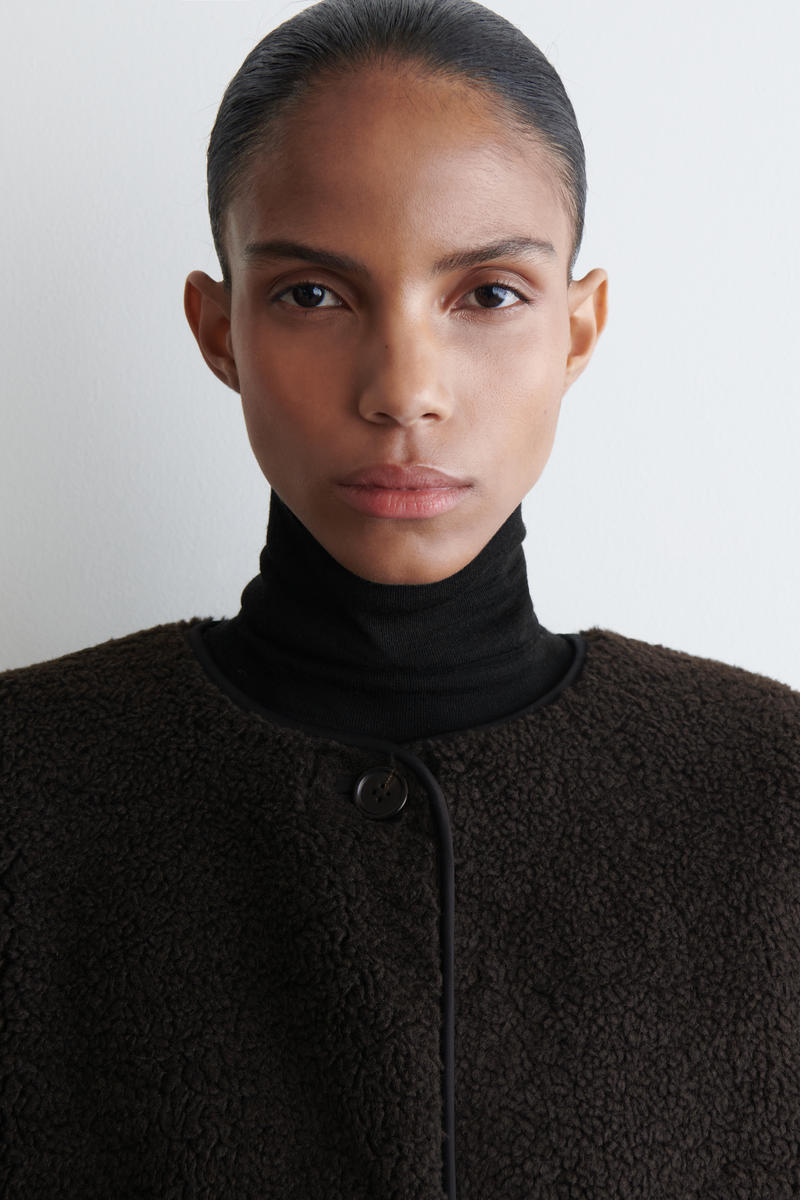 COS ロングラインテディジャケット