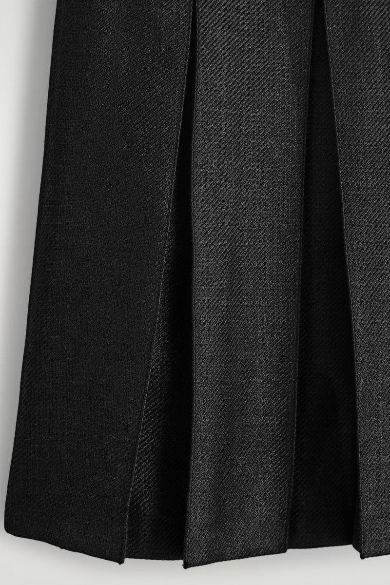 COS プリーツ入り ウール混スカート