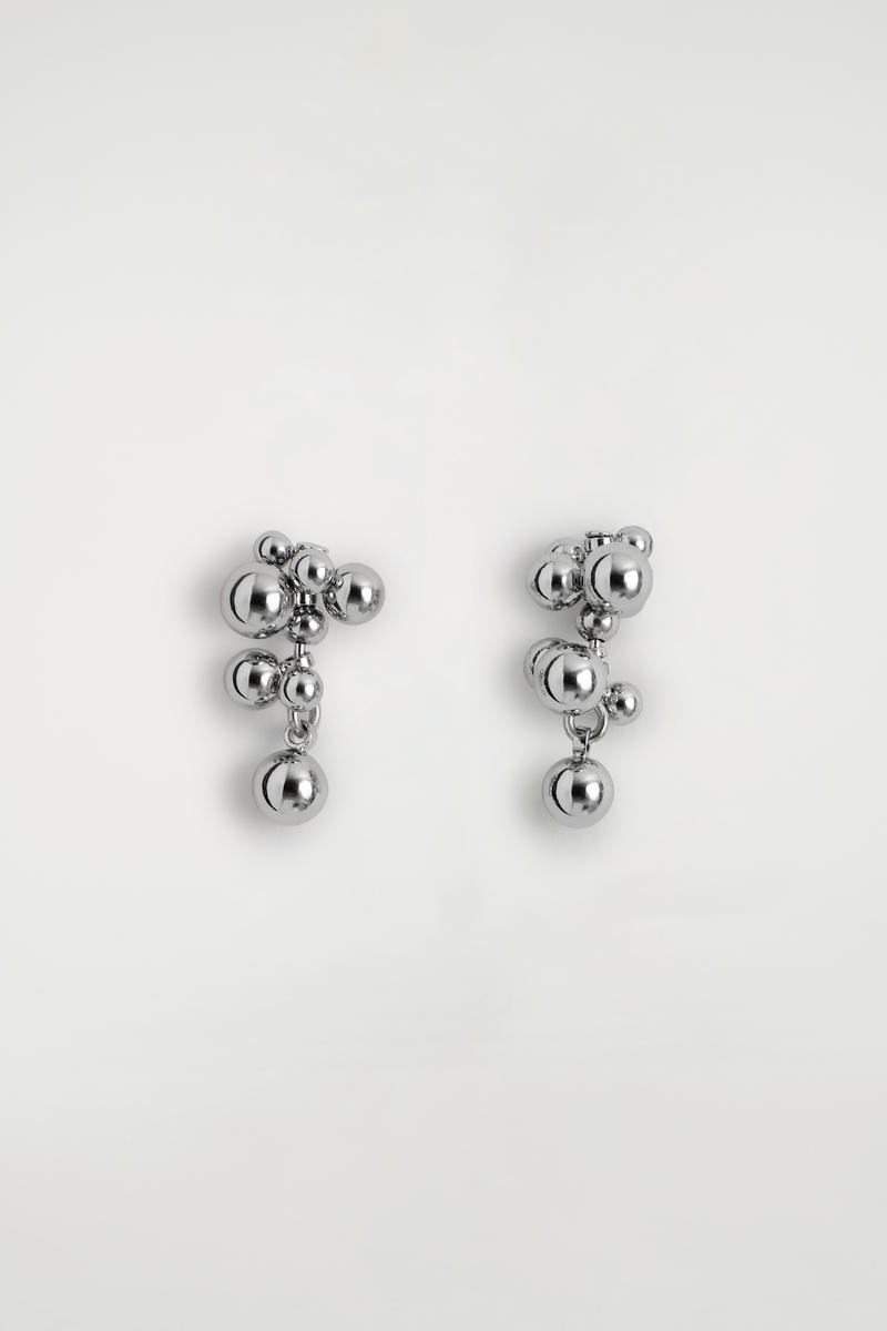 COS ミスマッチクラスターイヤリング