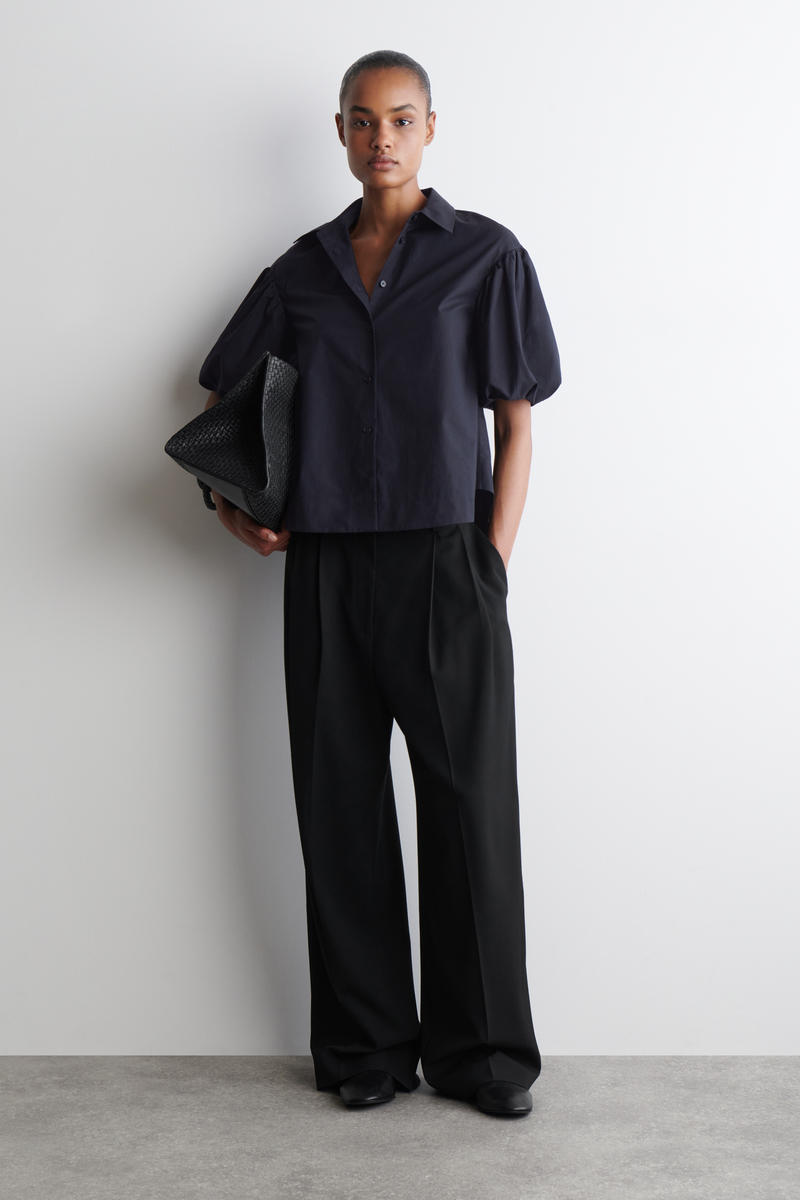 COS パフスリーブコットンシャツ