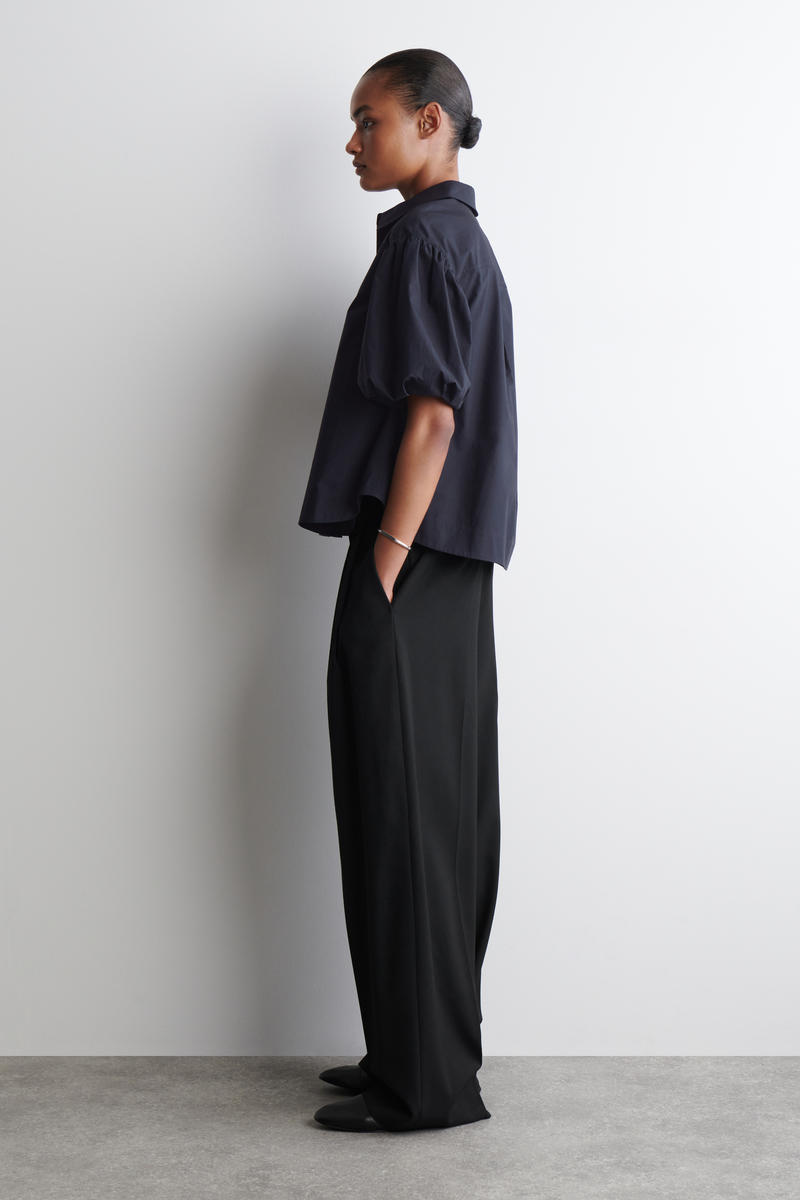 COS パフスリーブコットンシャツ