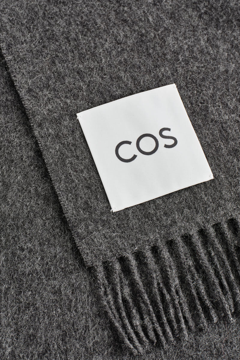 COS カシミヤマフラー