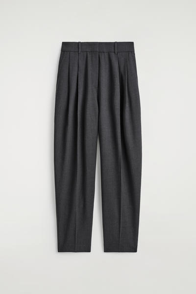 COS プリーツ入り ウールブレンドバレルレッグパンツ