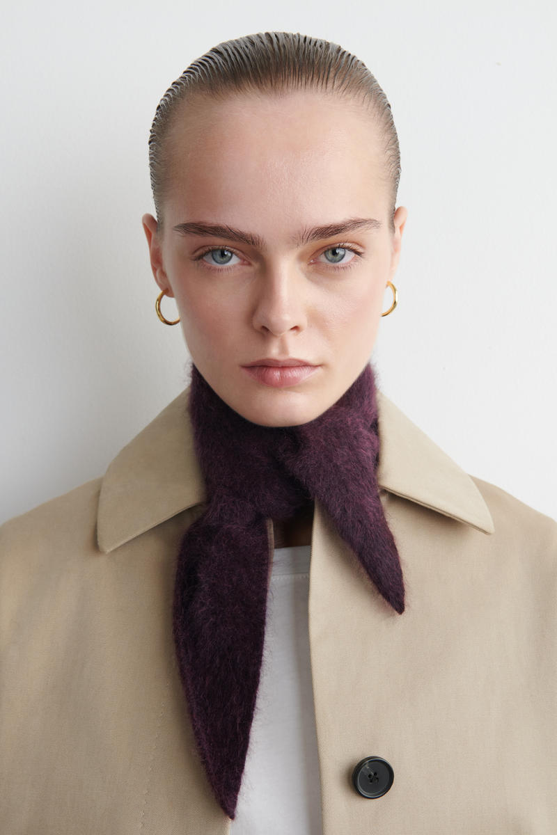 COS ブラッシュドカシミヤネックスカーフ