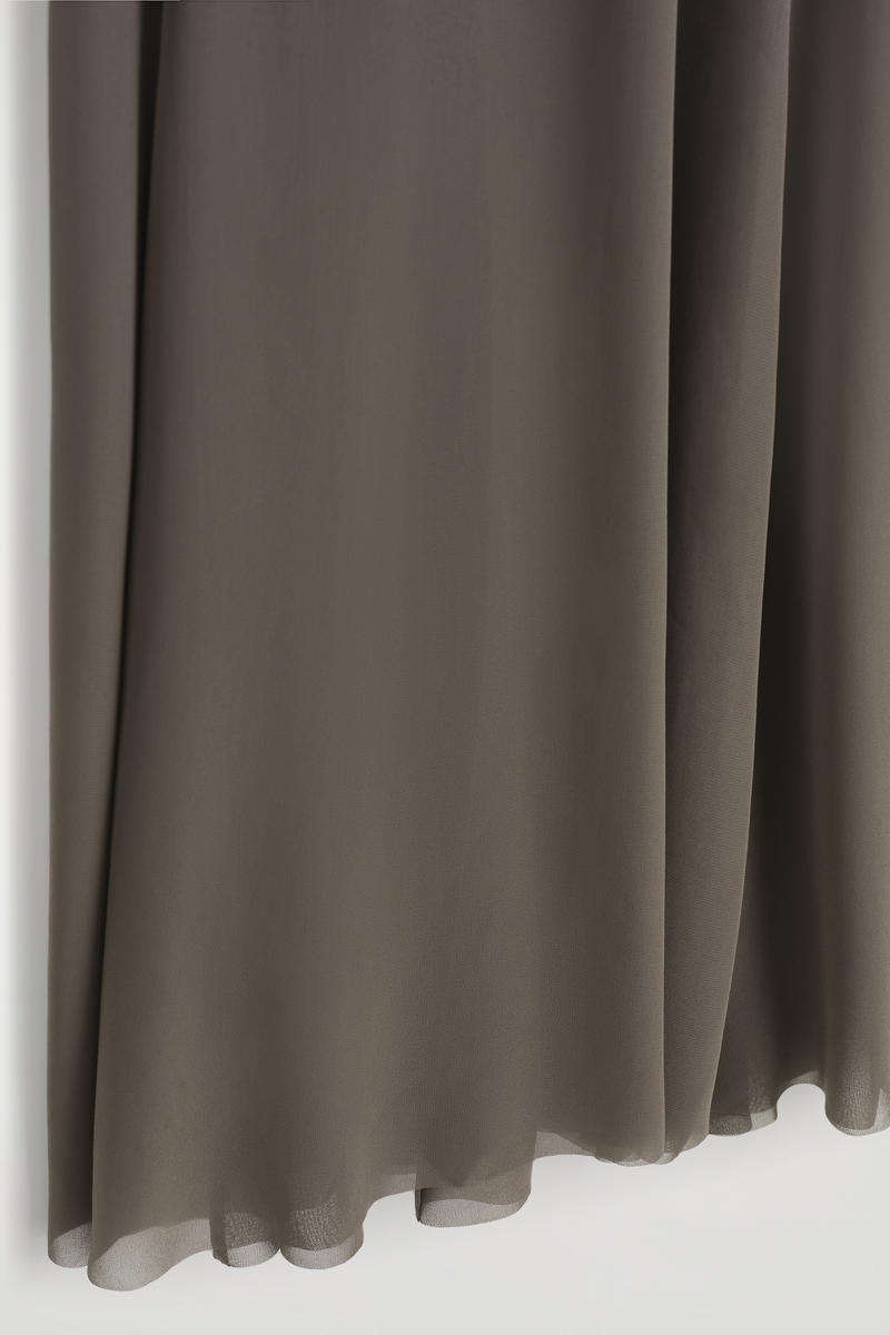 COS シアーマキシスカート