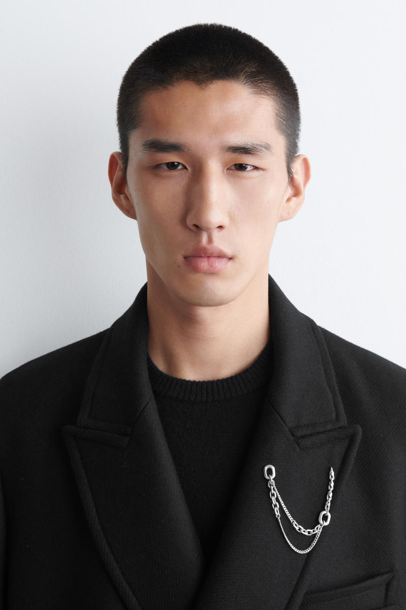 COS ファセットダブルチェーンブローチ