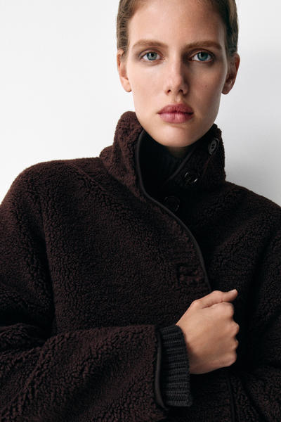 COS ファンネルネックテディージャケット