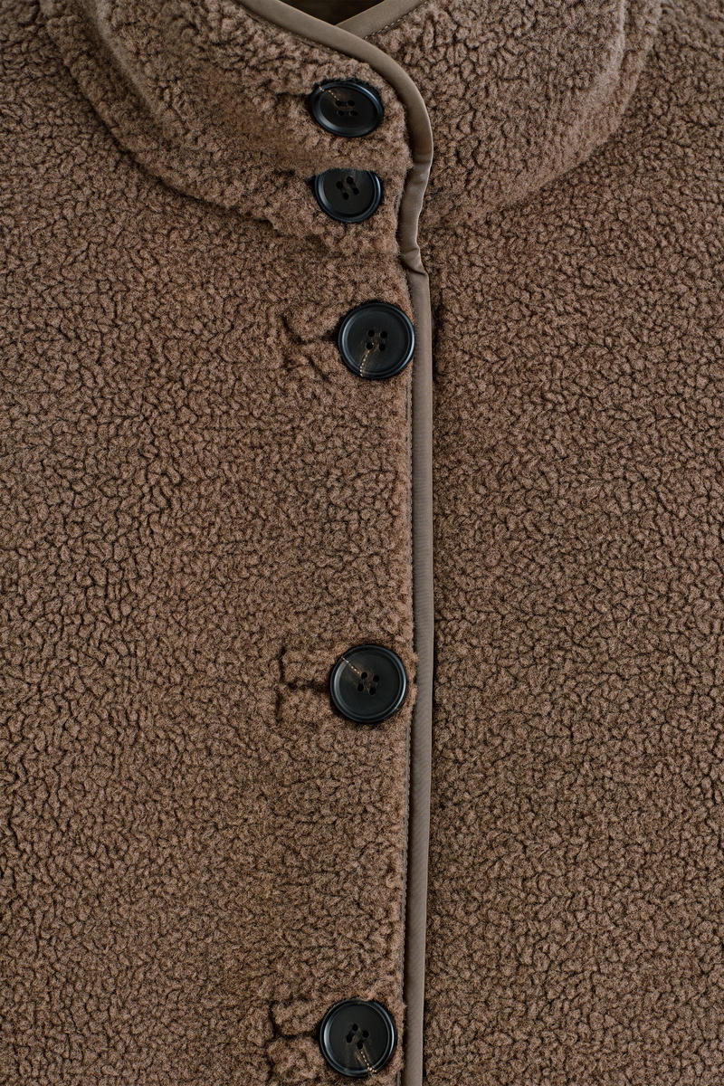 COS ファンネルネックテディージャケット