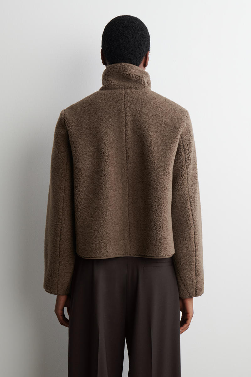 COS ファンネルネックテディージャケット