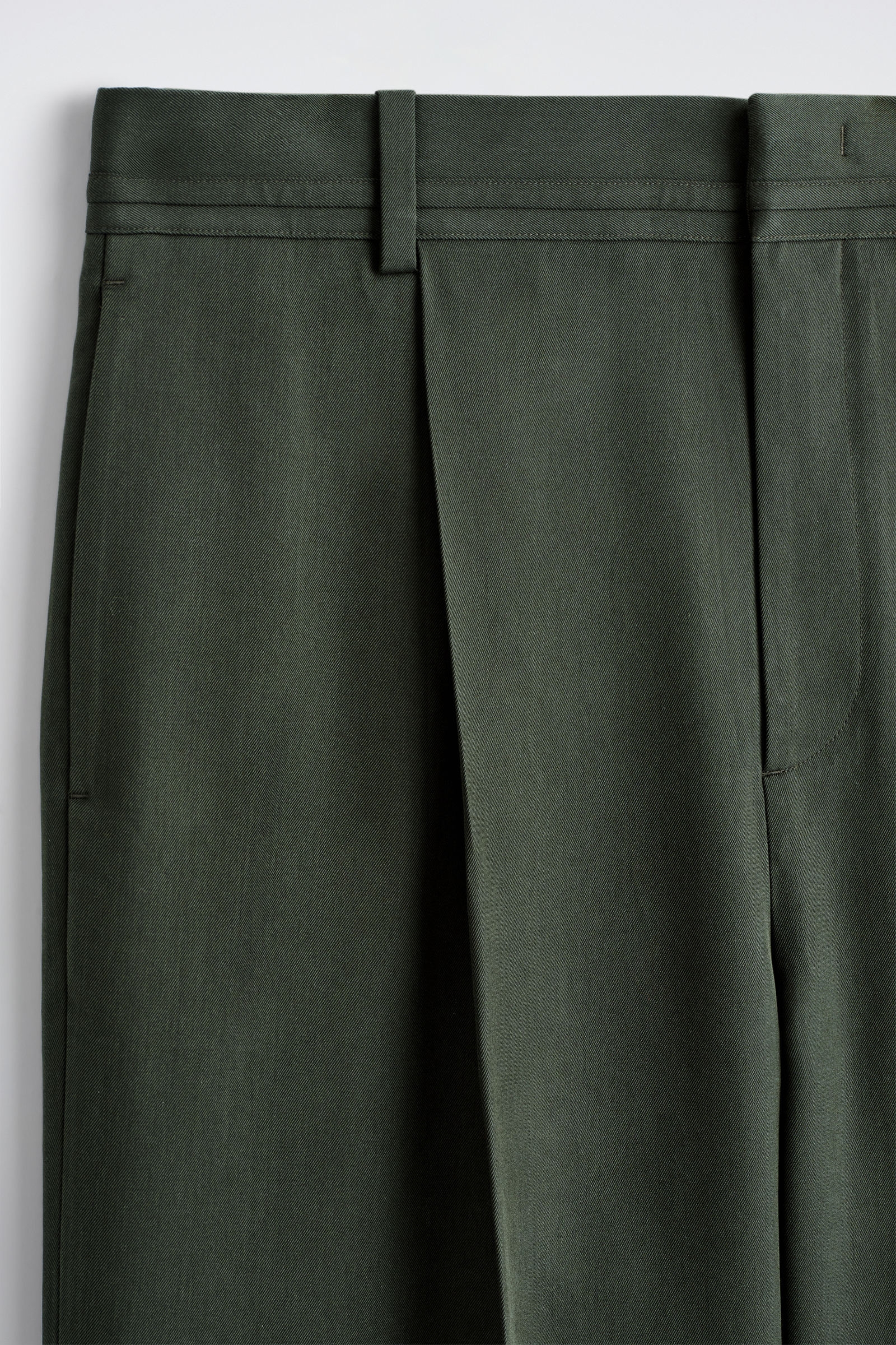 PLEATED WIDE-LEG TROUSERS プリーツワイドレッグパンツ ダーク 