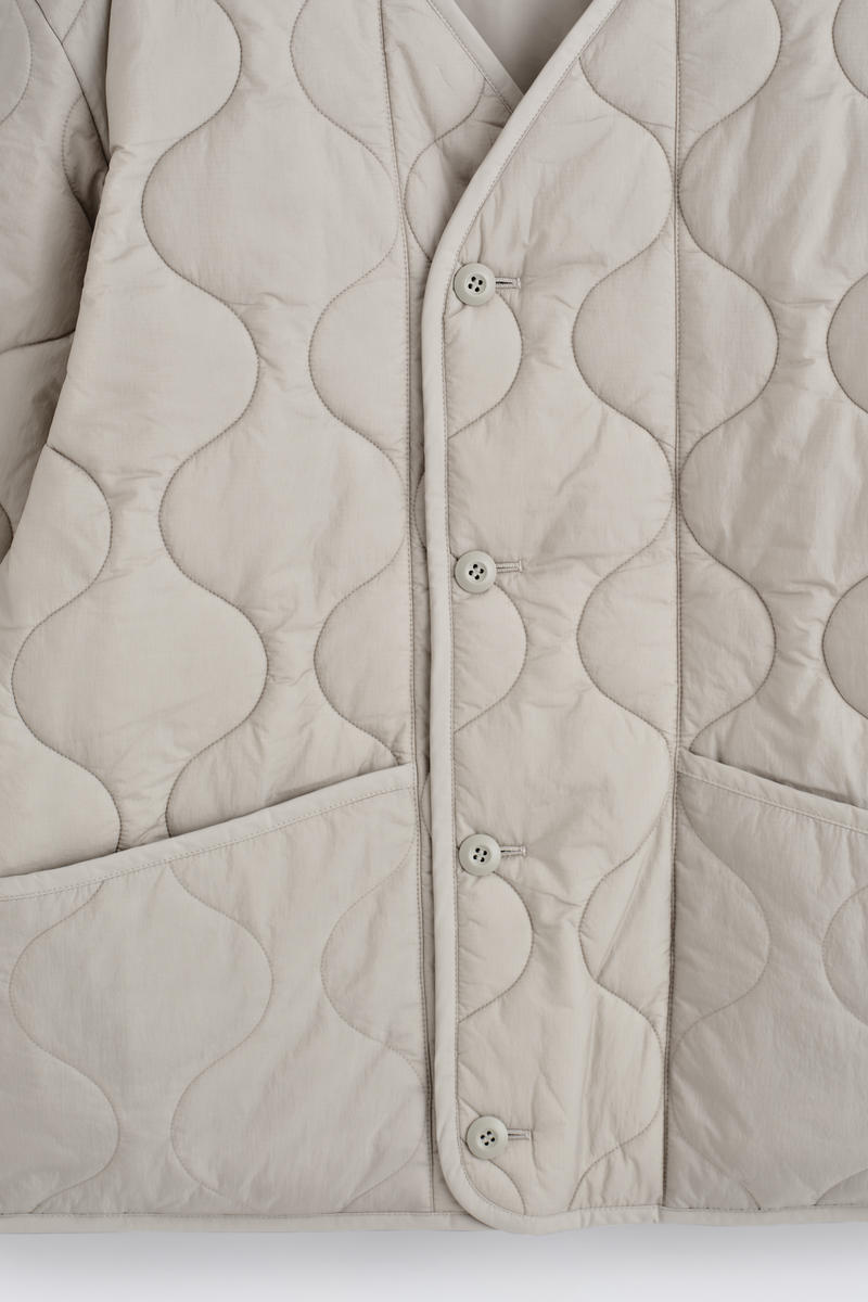 COS リバーシブルキルトジャケット