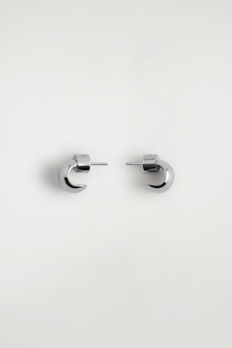 COS ミニハーフフープピアス