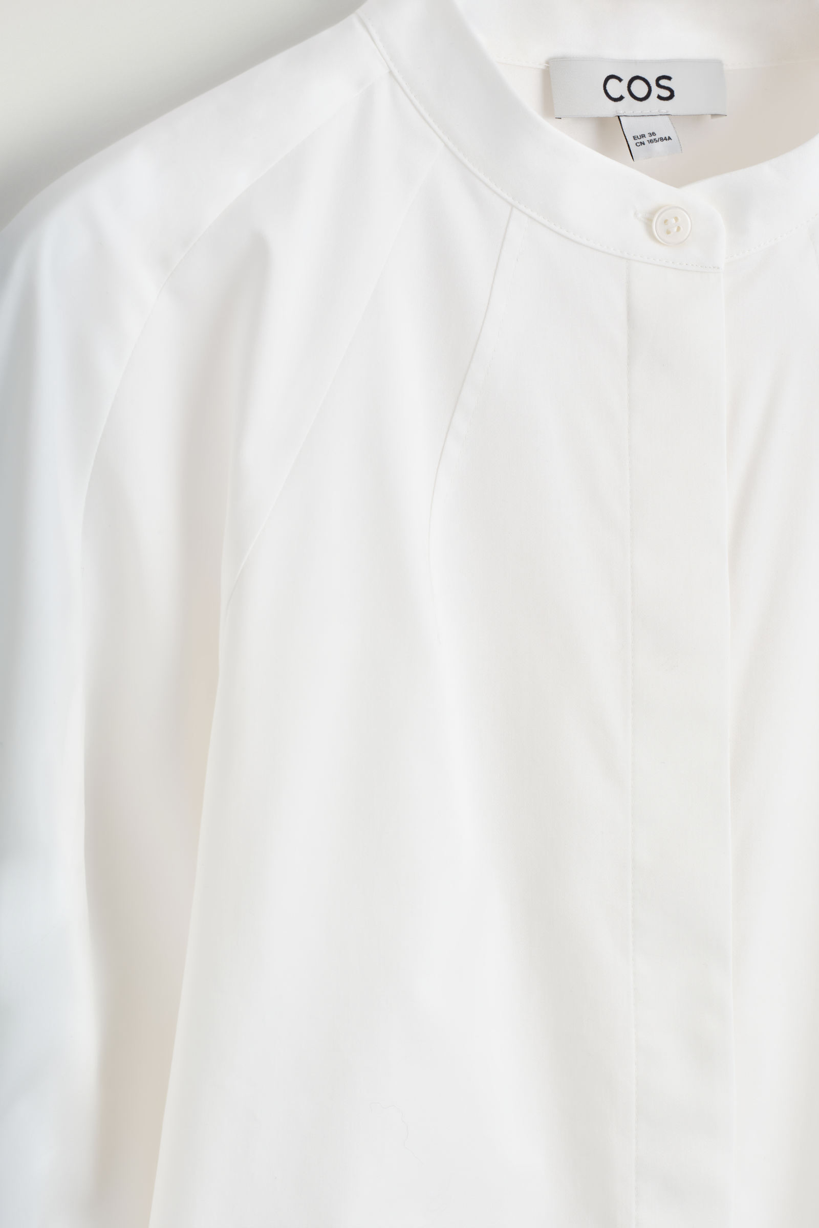 COLLARLESS COTTON SHIRT ノーカラーコットンシャツ ホワイト｜COS