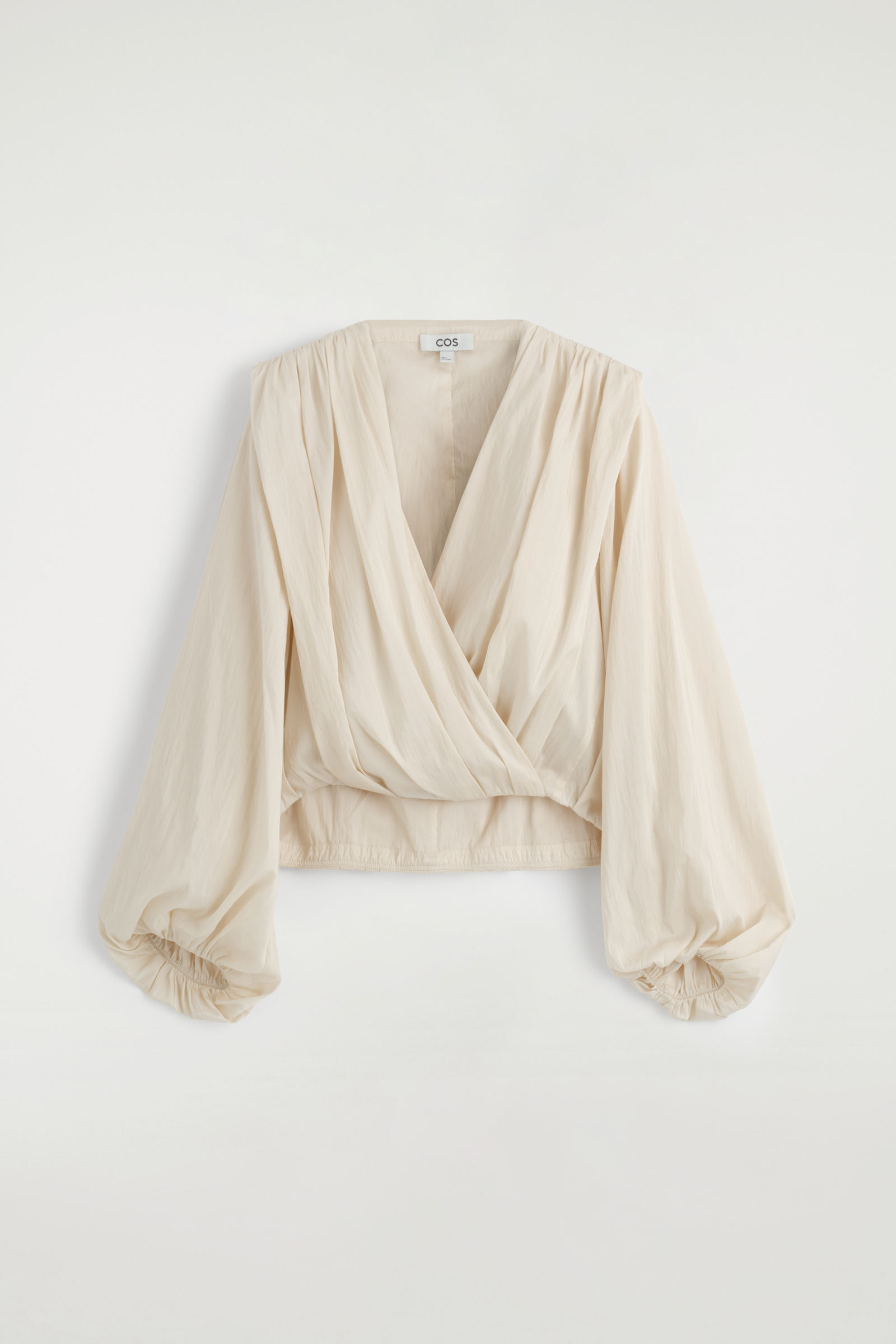 GATHERED WRAP-OVER BLOUSE ギャザードラップブラウス エクリュ｜COS 
