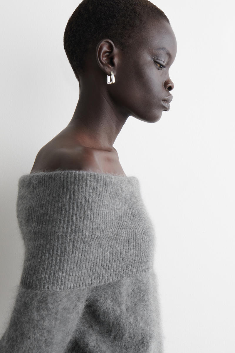 OFF-THE-SHOULDER MERINO WOOL JUMPER オフショルダーメリノウール