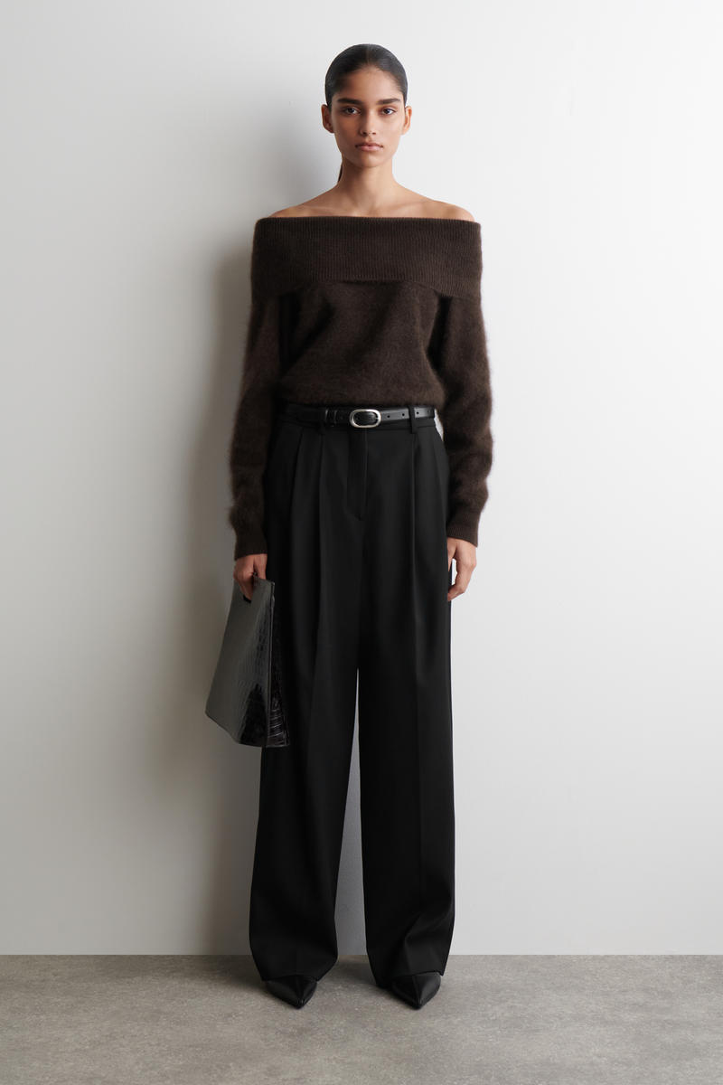 COS オフショルダー 長袖トップス OFF-THE-SHOULDER MERINO WOOL TOP オフショルダーメリノウール
