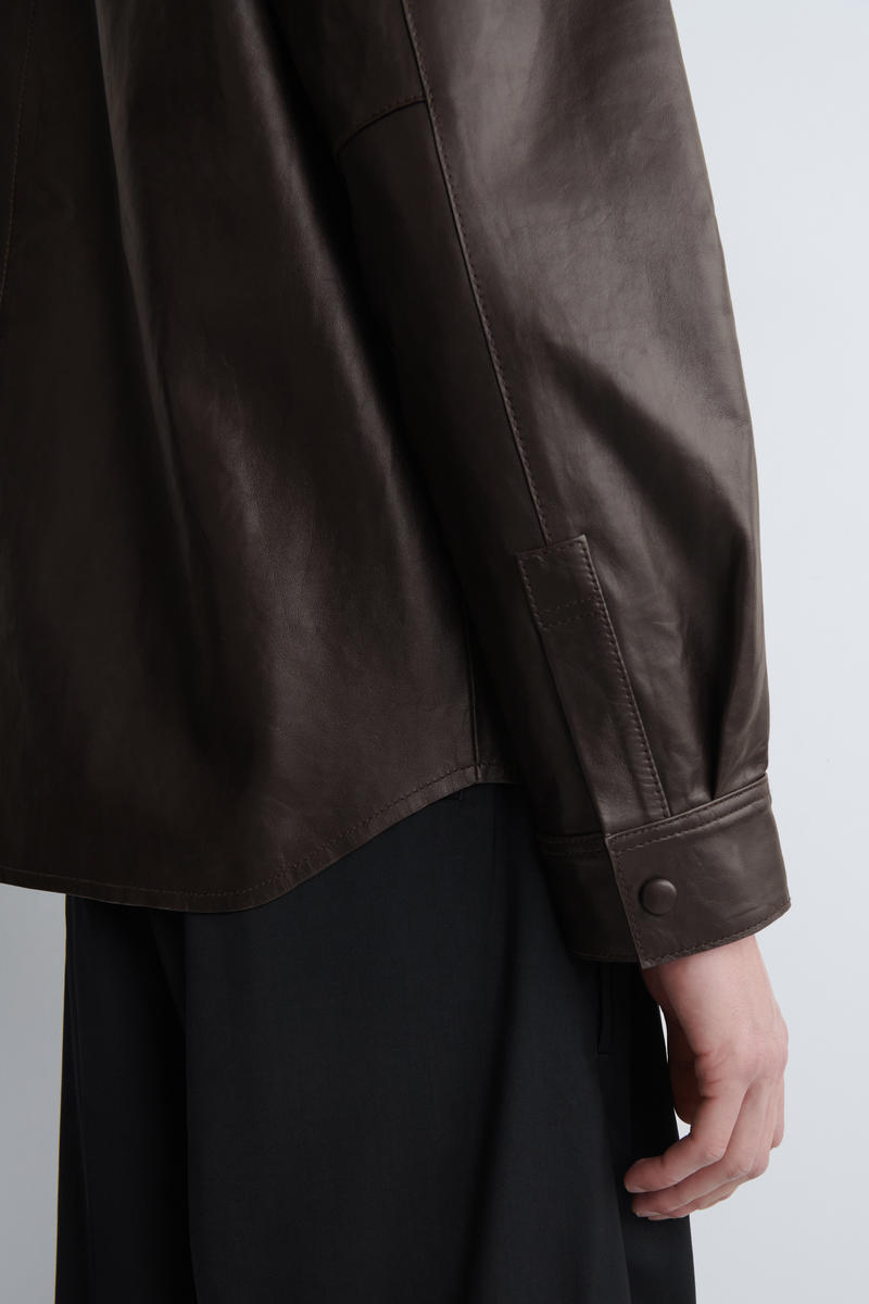 COS レザーオーバーシャツ