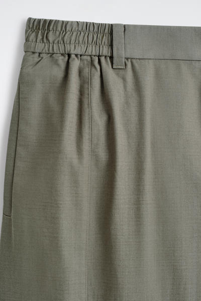 COS ストレートレッグパンツ - コットン素材