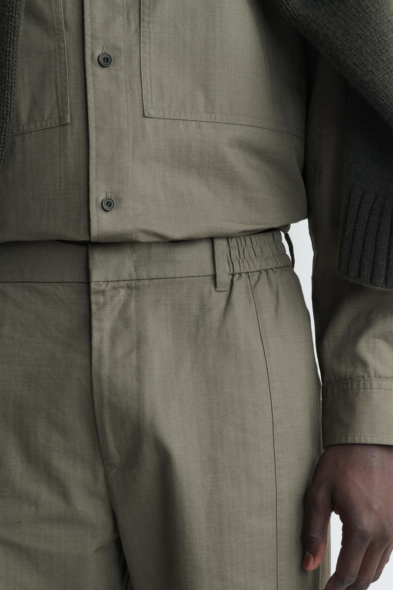 COS ストレートレッグパンツ - コットン素材