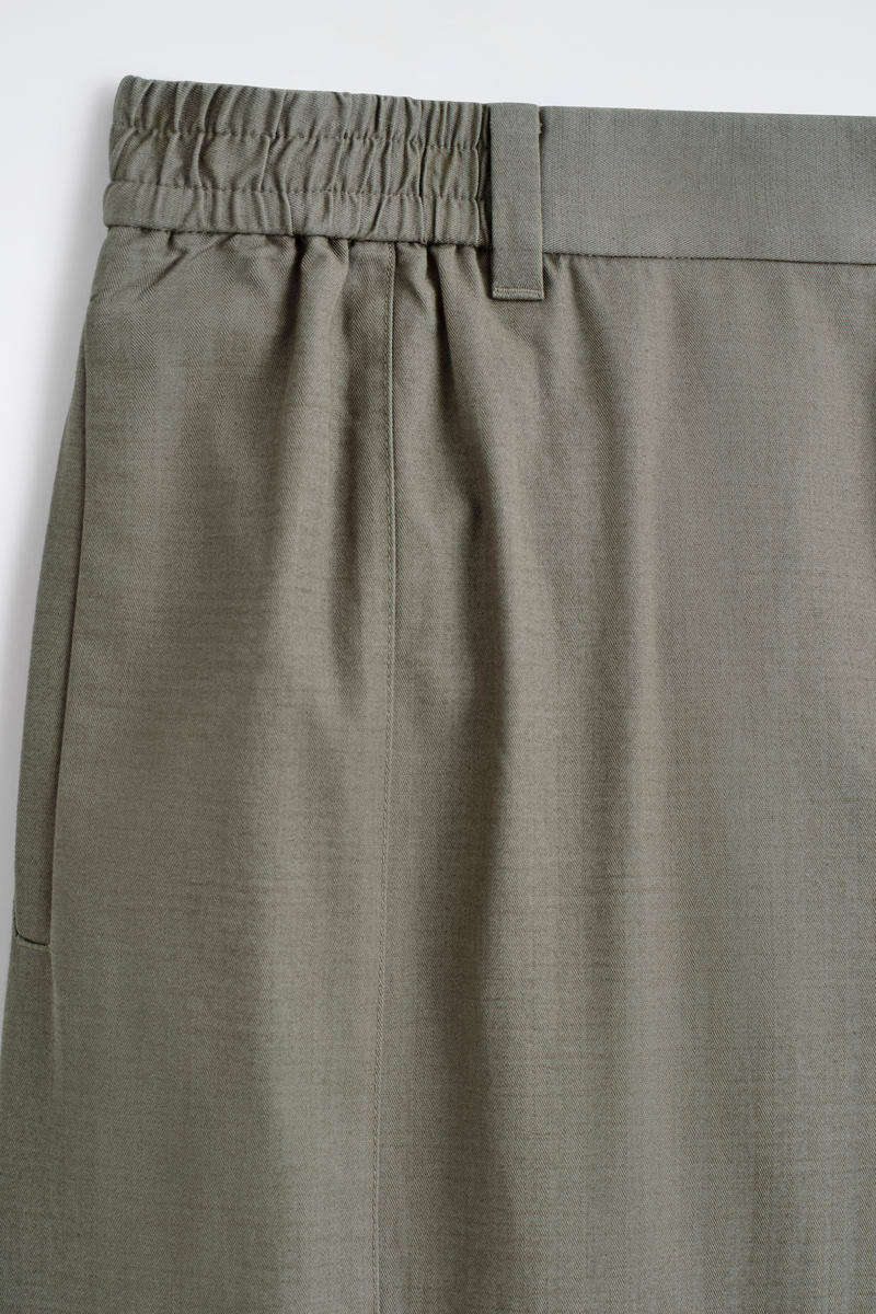 COS ストレートレッグパンツ - コットン素材