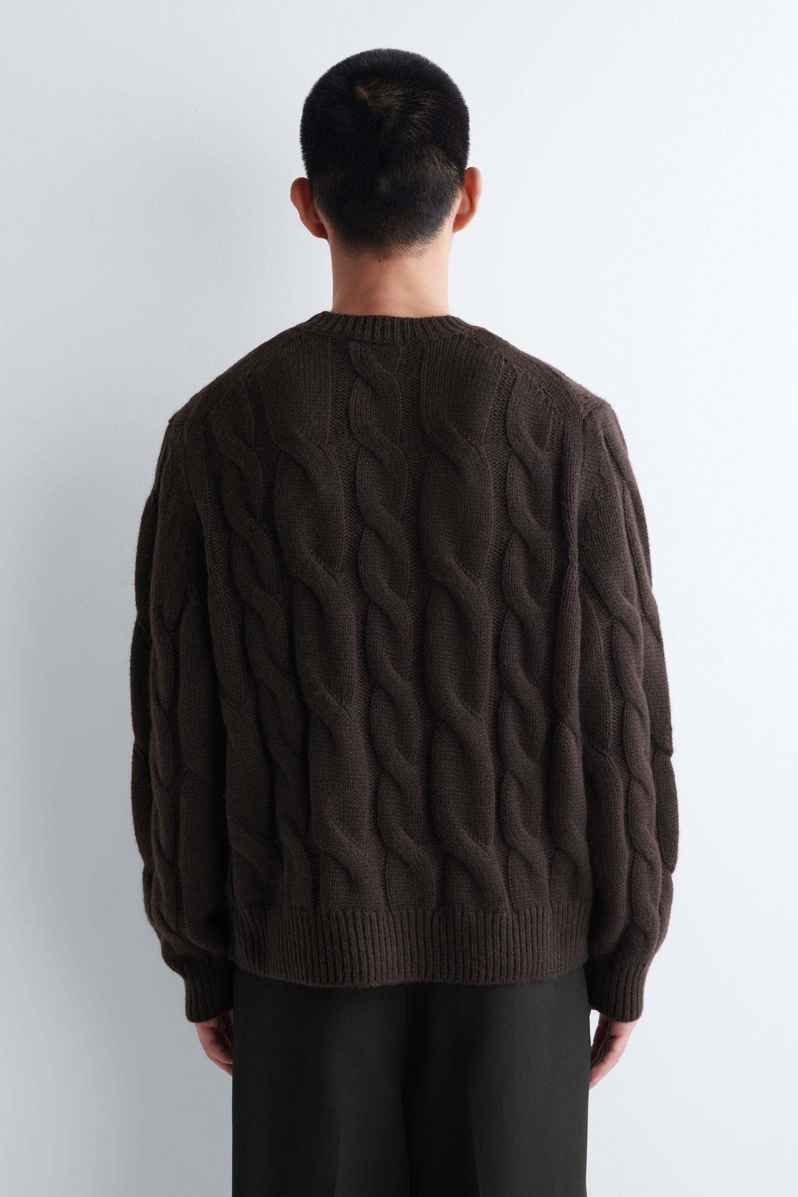 CABLE-KNIT WOOL CREW-NECK JUMPER ケーブルニットウールクルーネック