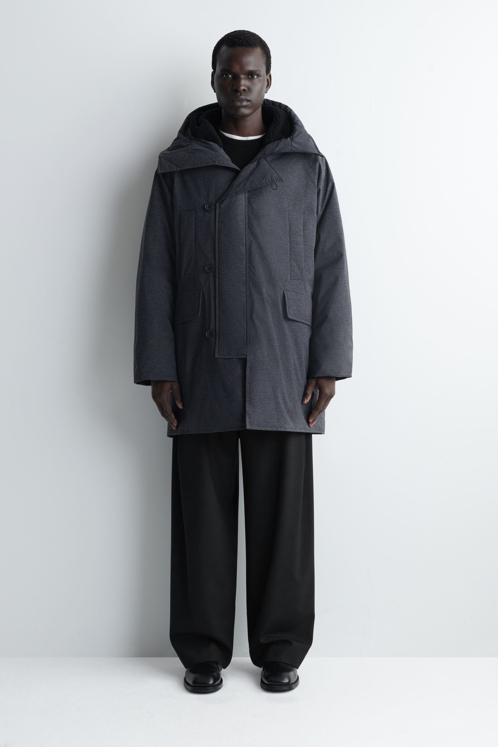 TECHNICAL HOODED PARKA テクニカルナイロン素材のフードコート