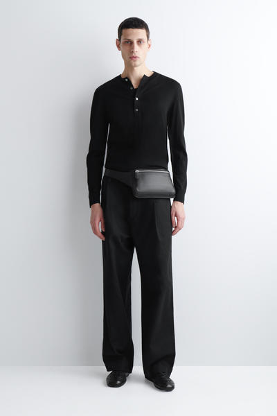 COS BRUNSWICK ベルトバッグ - クロコ調スエード