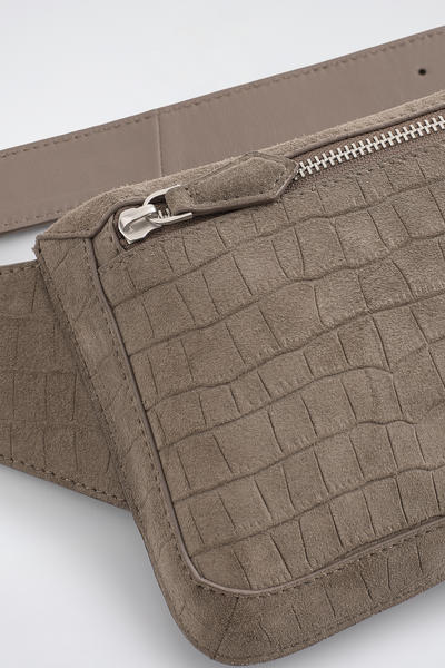 COS BRUNSWICK ベルトバッグ - クロコ調スエード