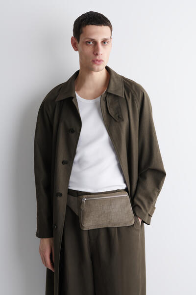 COS BRUNSWICK ベルトバッグ - クロコ調スエード