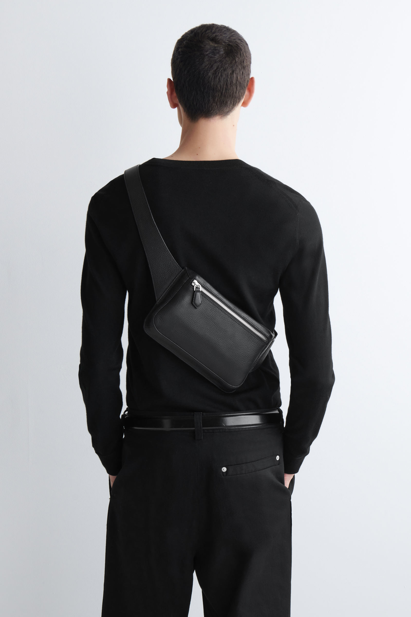 COYSEIO SUEDE BELT BAG ベルト バッグ　ブラック COYSEIO(コイセイオ) ベルト(レディース) - ブランド通販のBUYMA