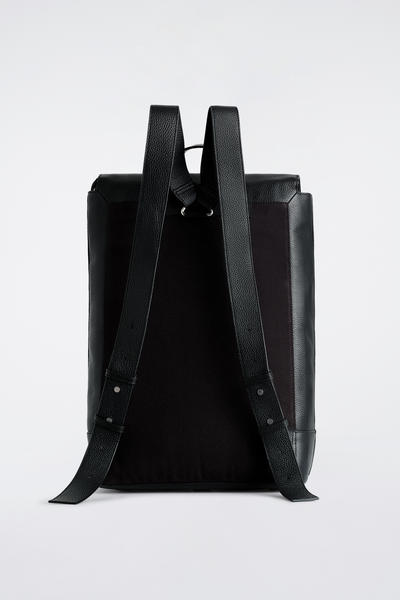 COS クラシック レザー バックパック