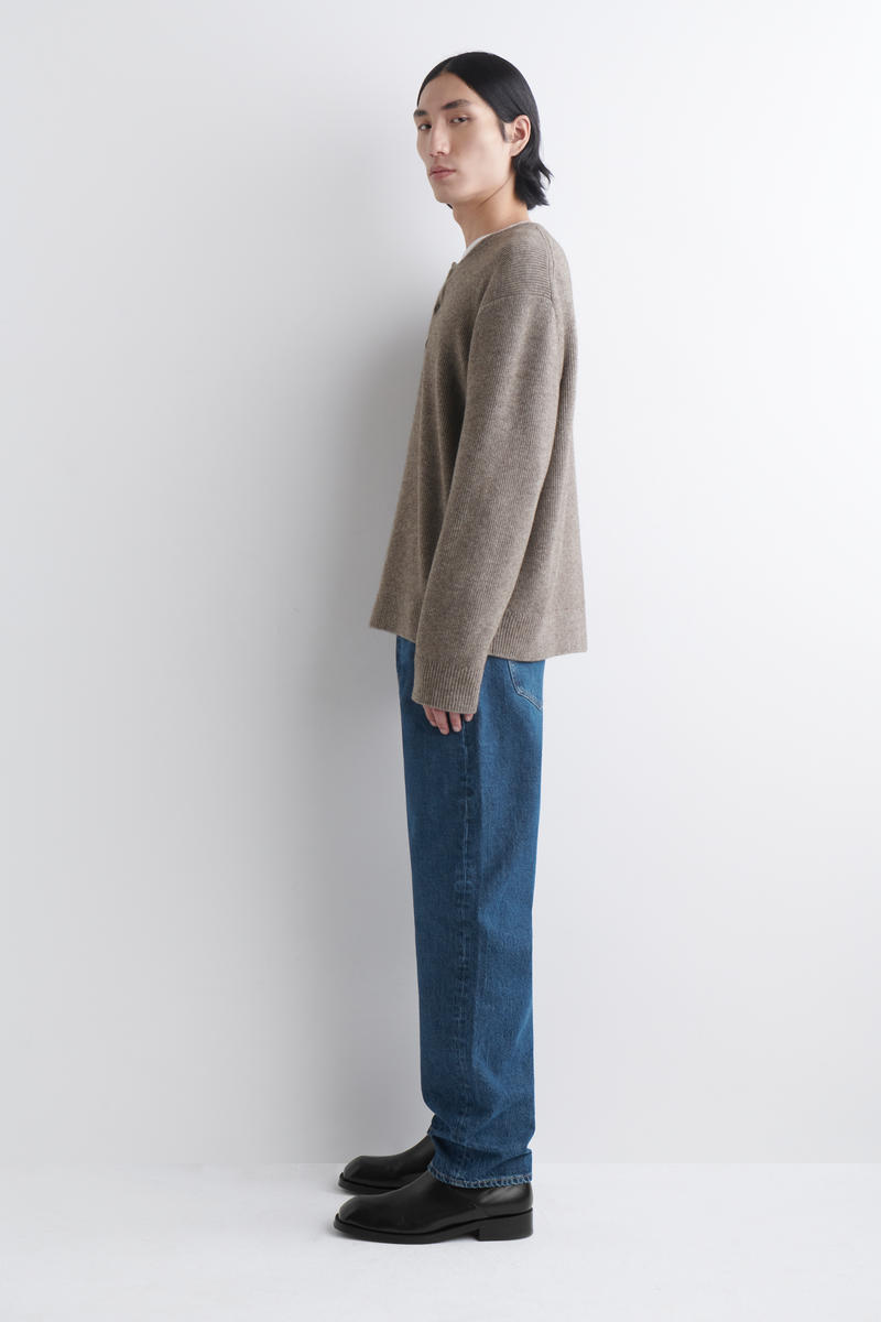COS ニットメリノヤクヘンリートップ