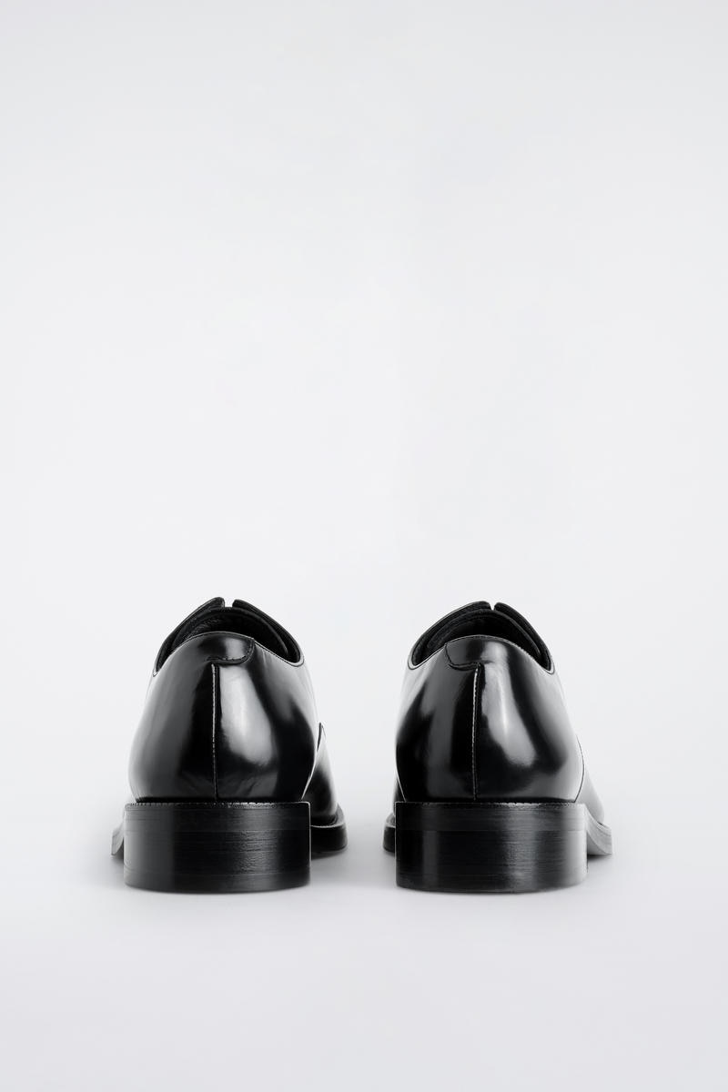 COS スクエアトゥ レザーオックスフォードシューズ