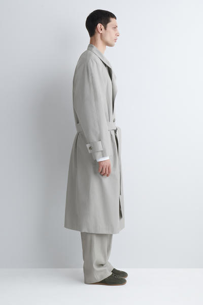 COS ヌバック＆スエード素材のスニーカー