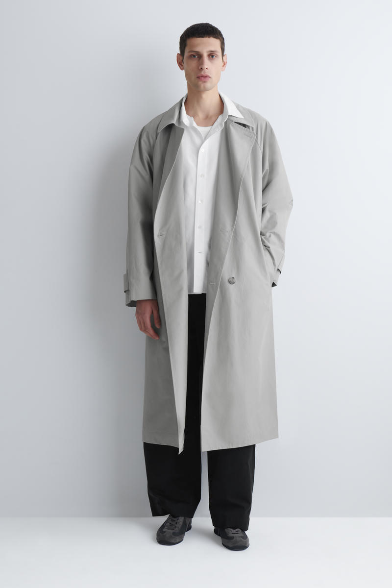 COS ヌバック＆スエード素材のスニーカー