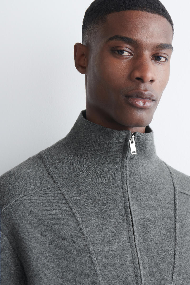 COS メリノウールジップアップトラックジャケット