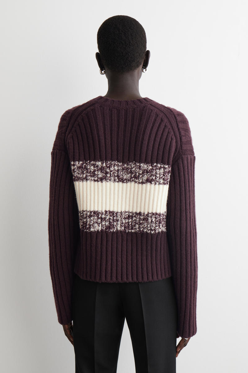 COS テクスチャードメリノウールVネックセーター