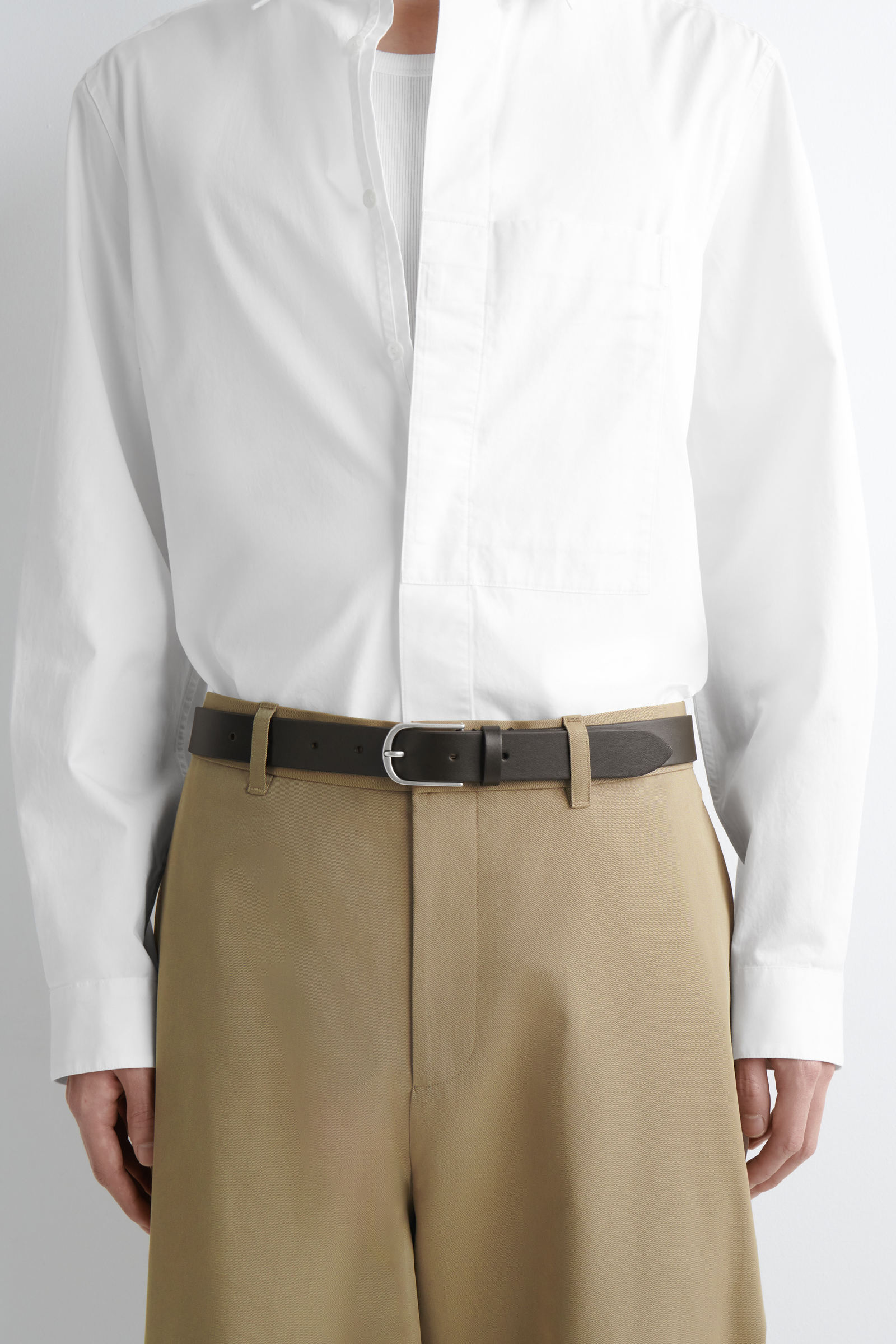 COS ラウンドバックルレザーベルト ROUNDED-BUCKLE LEATHER BELT ラウンドバックルレザーベルト ダーク
