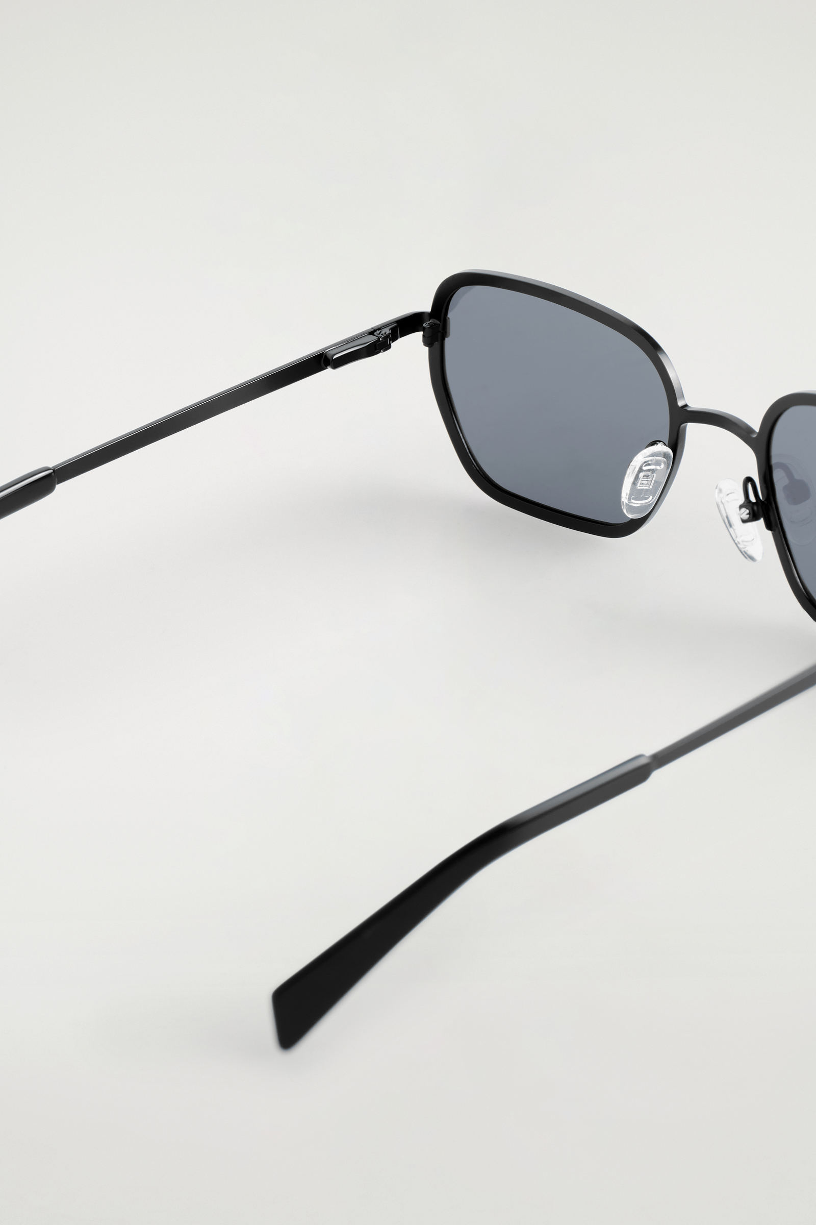 新品定価12000円　COS ワイヤーフレーム長方形サングラス ブラック WIRE-FRAME RECTANGLE SUNGLASSES ワイヤーフレーム長方形サングラス