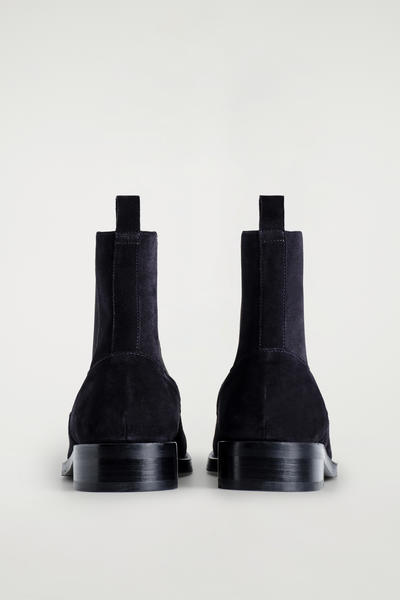 COS スクエアトゥレザーチェルシーブーツ