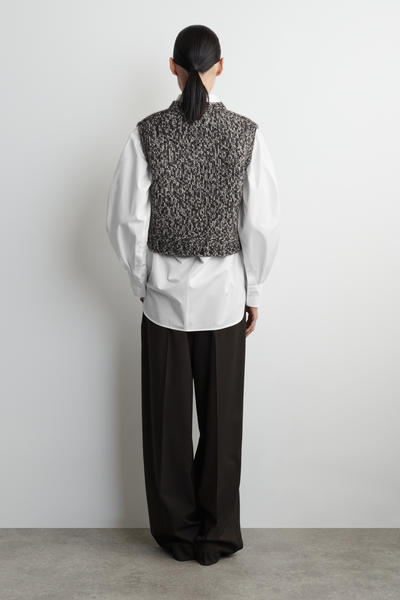 COS フレックチャンキーニットベスト