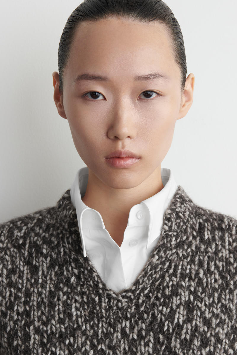 COS フレックチャンキーニットベスト