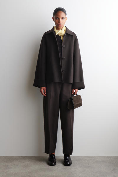 COS メリノウールトライアングルマフラー