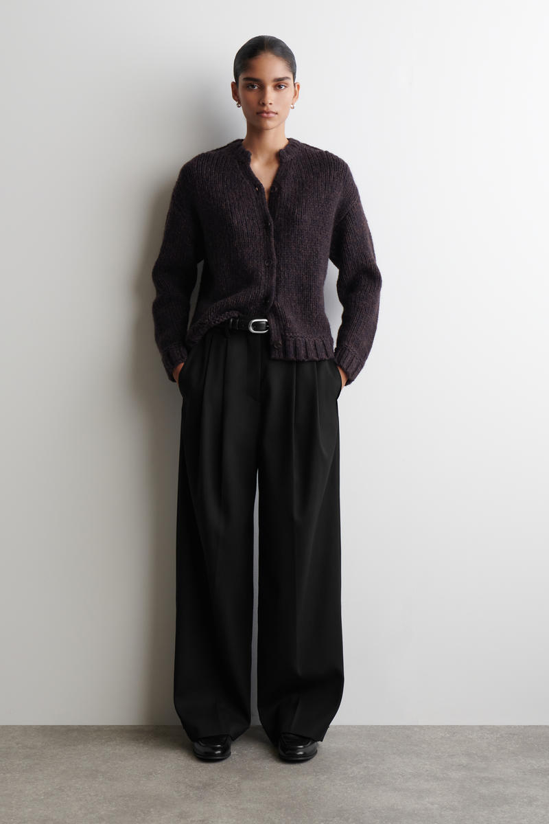 cos コス　ブークレ　ニット　カーディガン　ニットポロ　黒 cos コス ブークレ ニット カーディガン ニットポロ 黒