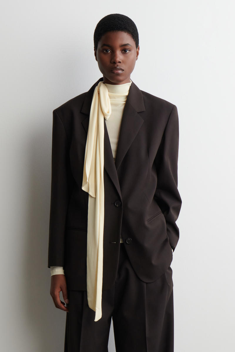 SCARF-DETAIL SILK TOP スカーフディテールシルクトップ エクリュ｜COS